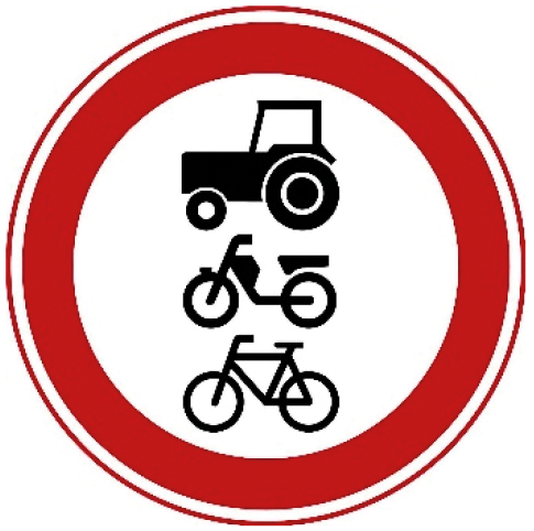 Verkeersbord C9: Gesloten voor ruiters, vee, wagens, landbouw- en bosbouwtrekkers, motorrijtuigen met beperkte snelheid, mobiele machines, brommobielen, fietsen, snorfietsen, bromfietsen en gehandicaptenvoertuigen
