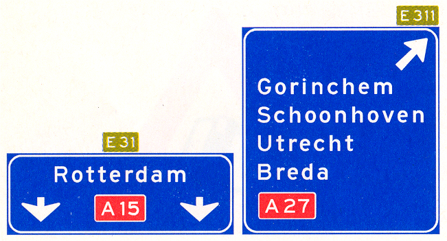 Verkeersbord K4: Hoge beslissingswegwijzer langs autosnelweg met rijstrookpaneel voor de doorgaande richting en aftakkingspaneel voor de afgaande richting, met interlokale doelen, routenummers autosnelwegen en Europese hoofdroutes